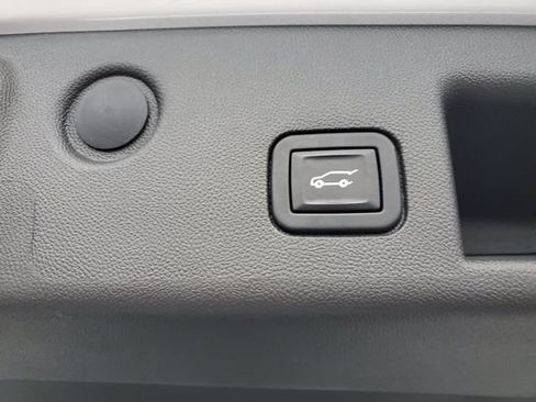 Certified 2022 Chevrolet Equinox LT FWD image 12