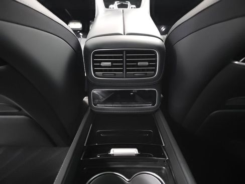 Used 2024 Mercedes-Benz Maybach GLS 600 4MATIC image 30