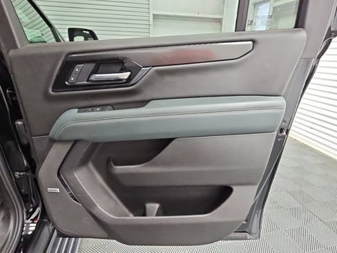 Used 2025 GMC Yukon XL AT4 w/ AT4 Premium Package AWD/4WD image 41