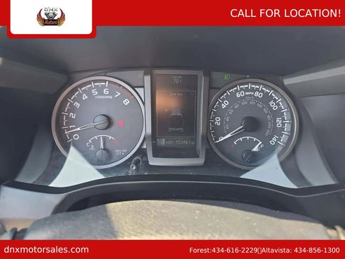 Used 2017 Toyota Tacoma TRD Off-Road AWD/4WD image 7
