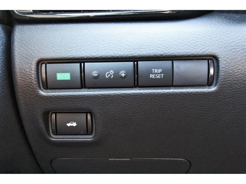 Used 2025 Nissan Sentra SV w/ All-Weather Package image 19