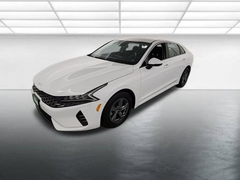 Used 2023 Kia K5 LXS FWD image 2