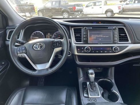 Used 2015 Toyota Highlander XLE image 15