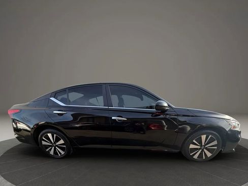 Used 2021 Nissan Altima 2.5 SV FWD image 4