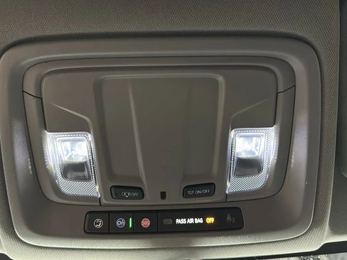 Used 2022 Chevrolet Silverado 1500 Custom image 23