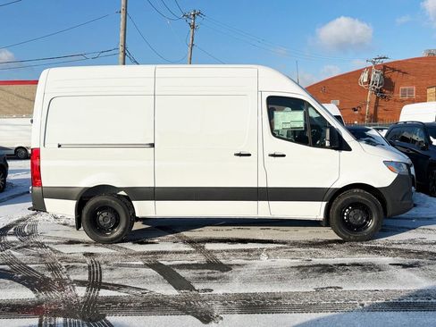 Used 2026 Mercedes-Benz Sprinter 2500 image 2