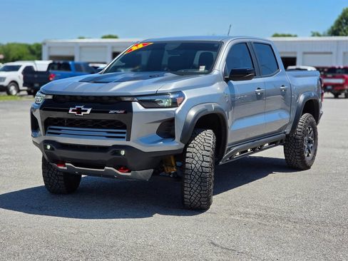 Used 2025 Chevrolet Colorado ZR2 AWD/4WD image 3