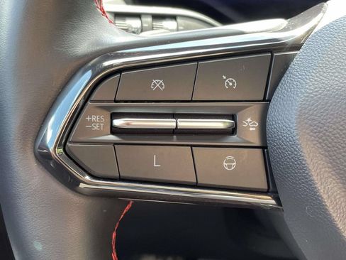 Used 2024 Chevrolet Traverse RS FWD image 23
