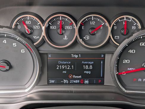 Used 2021 Chevrolet Silverado 1500 LT AWD/4WD image 24