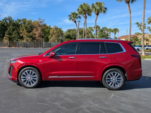 Used 2021 Cadillac XT6 Premium Luxury image 3