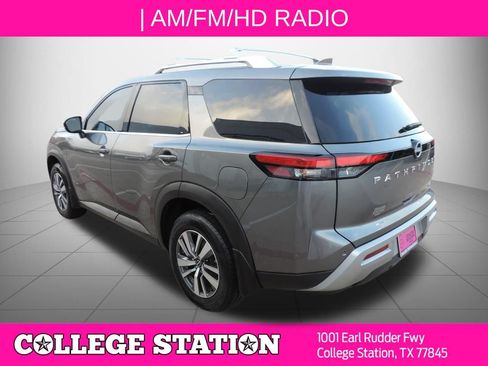 Certified 2024 Nissan Pathfinder SL w/ Cargo Package FWD image 6
