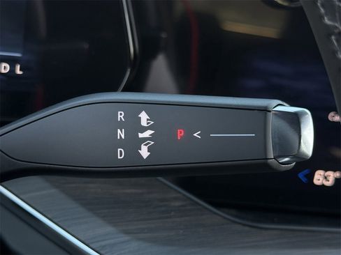 New 2026 Chevrolet Suburban Premier image 19