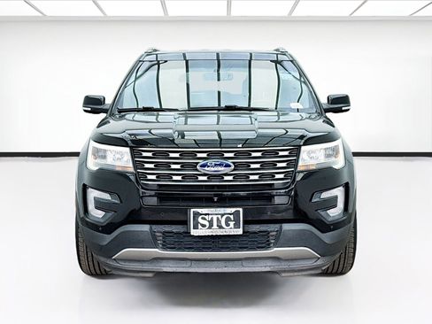 Used 2017 Ford Explorer Limited FWD image 2