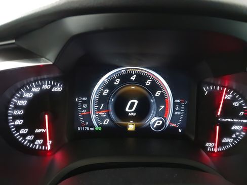 Used 2019 Chevrolet Corvette Stingray Coupe w/ Z51 1LT RWD image 19