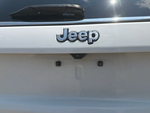 Used 2024 Jeep Compass Latitude AWD/4WD image 16