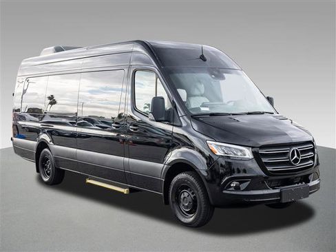 Used 2023 Mercedes-Benz Sprinter 3500 image 7