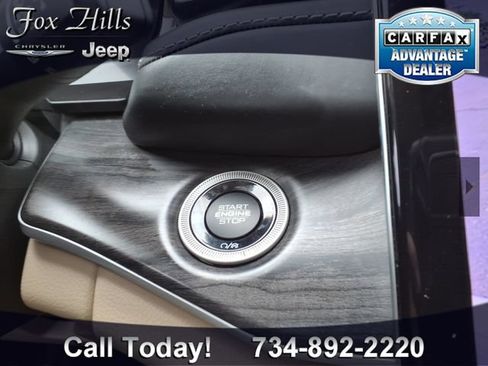 Used 2022 Jeep Grand Cherokee Limited AWD/4WD image 24
