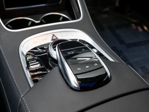 Used 2020 Mercedes-Benz Maybach S 560 4MATIC image 41