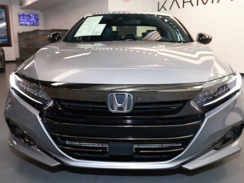 Used 2022 Honda Accord Sport image 2