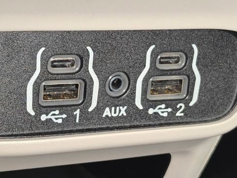 Used 2023 Chrysler Voyager LX FWD image 54