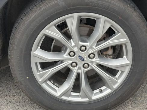 Used 2020 Ford Explorer XLT w/ Equipment Group 202A AWD/4WD image 10