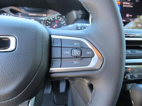 New 2026 Jeep Compass Latitude image 18