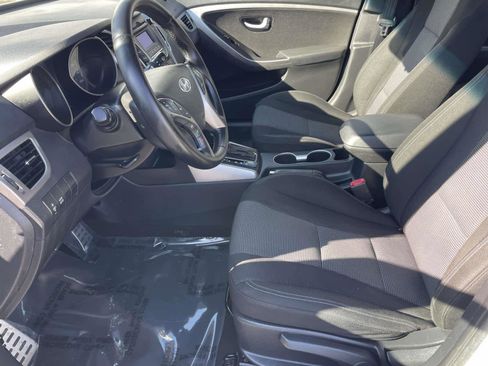 Used 2013 Hyundai Elantra GT w/ Touch & Go Pkg image 16