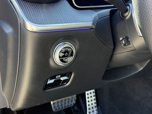 Certified 2025 Mercedes-Benz C 300 4MATIC Sedan image 19