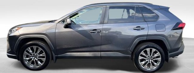 Used 2019 Toyota RAV4 XLE Premium w/ All Weather Liner Package AWD/4WD image 4