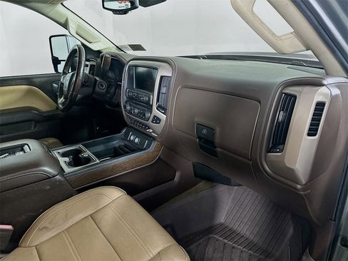 Used 2017 GMC Sierra 3500 Denali w/ Duramax Plus Package image 32