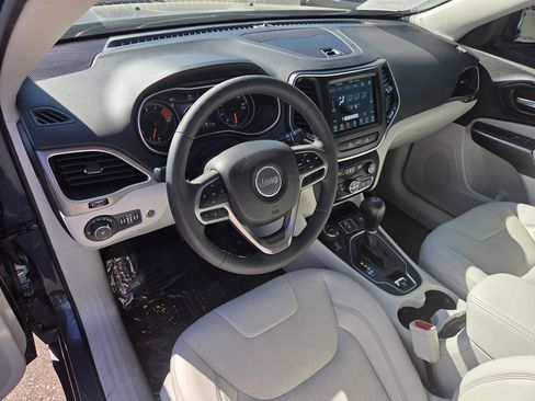 Used 2021 Jeep Cherokee Latitude Lux w/ Comfort/Convenience Group image 11