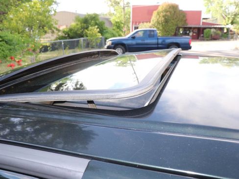 Used 1997 Nissan Maxima GXE FWD image 25