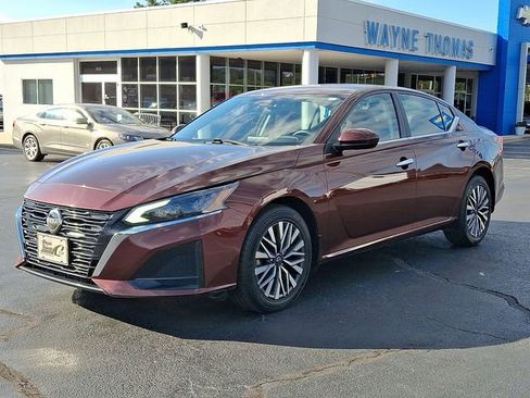 Used 2023 Nissan Altima 2.5 SV image 3