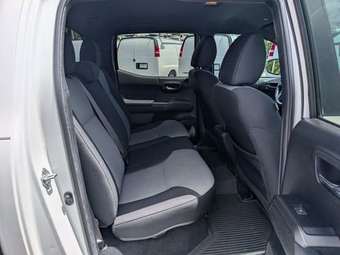 Used 2022 Toyota Tacoma TRD Sport w/ Technology Package RWD image 17
