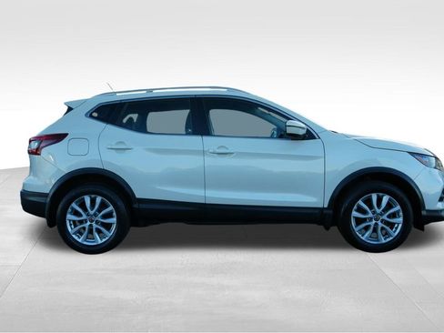 Used 2020 Nissan Rogue Sport SV w/ All-Weather Package image 8