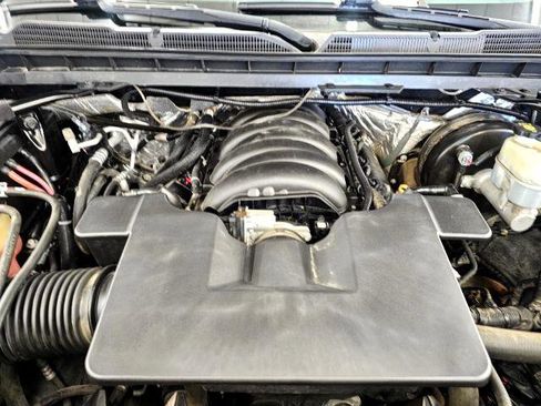 Used 2018 Chevrolet Silverado 1500 LT w/ All Star Edition image 37