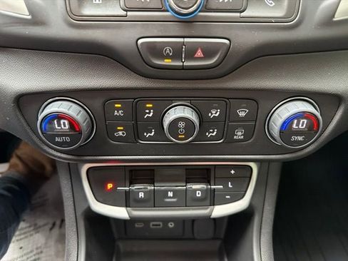 Used 2023 GMC Terrain SLE w/ Driver Convenience Package AWD/4WD image 13