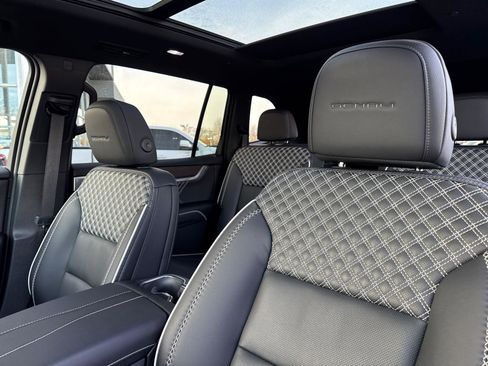 New 2025 GMC Acadia Denali w/ Super Cruise Package image 15