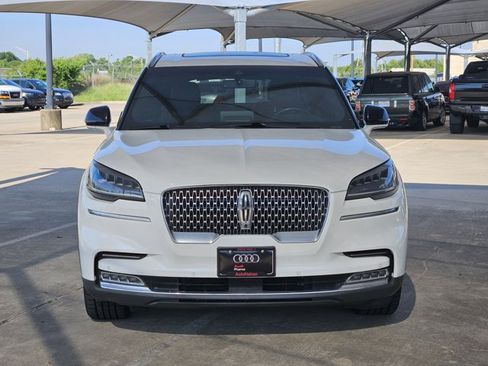 Used 2020 Lincoln Aviator Reserve w/ Equipment Group 201A AWD/4WD image 2