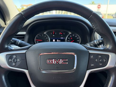 Used 2020 GMC Acadia SLT w/ Premium Package image 30