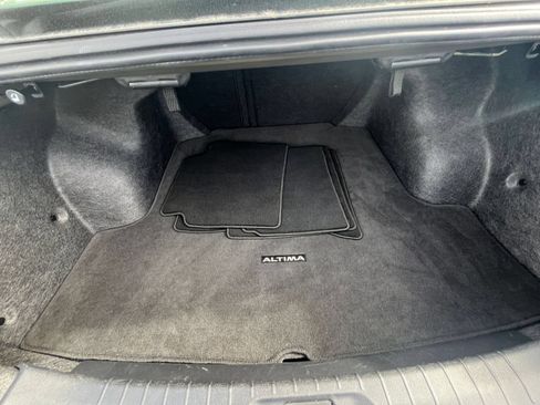 Used 2025 Nissan Altima 2.5 SV FWD image 31