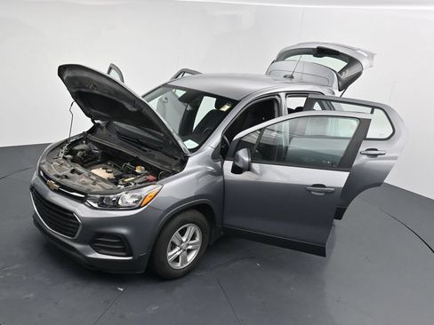 Used 2020 Chevrolet Trax LS FWD image 26