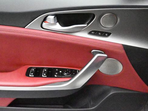 Used 2019 Kia Stinger GT1 image 8