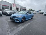 Used 2023 Toyota Camry SE image 3