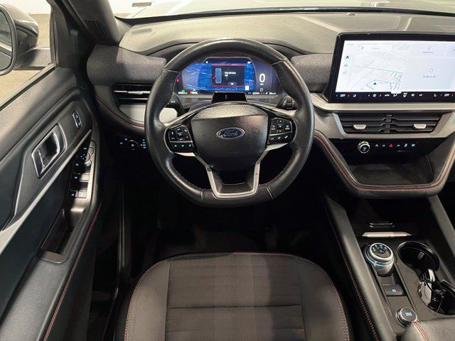 Used 2025 Ford Explorer ST-Line AWD/4WD image 18