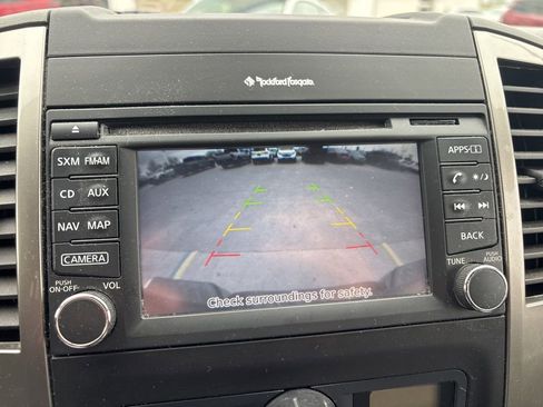 Used 2014 Nissan Frontier SL AWD/4WD image 16