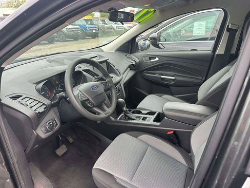 Used 2017 Ford Escape SE w/ Equipment Group 201A FWD image 14