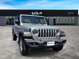 Used 2022 Jeep Wrangler Unlimited Sport AWD/4WD video 1
