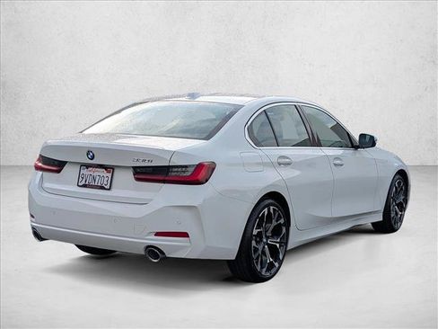 Used 2025 BMW 330i Sedan w/ Premium Package RWD image 5