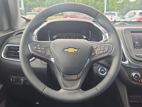 Used 2024 Chevrolet Equinox LT FWD image 14